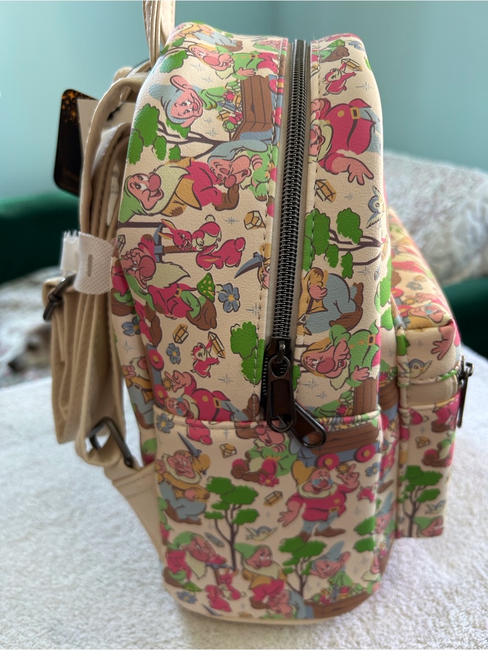 NWT Loungefly Disney Beige Seven Dwarfs Patterned Mini Backpack - Picture 6 of 6